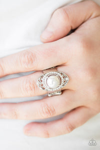 Paparazzi Pearl Posh - White Ring