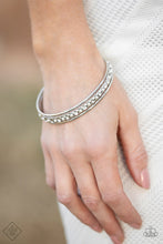Load image into Gallery viewer, Paparazzi Ballroom Bauble White Bracelet