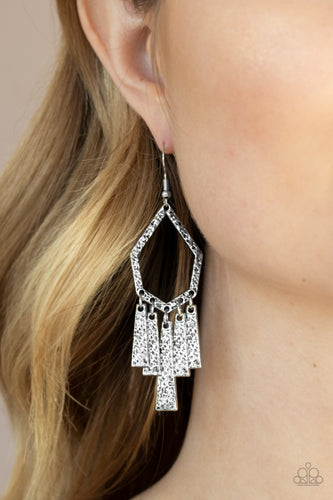 Paparazzi Museum Find - Silver Earrings 