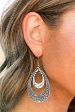 Load image into Gallery viewer, Paparazzi Sahara Sublime Silver Earring