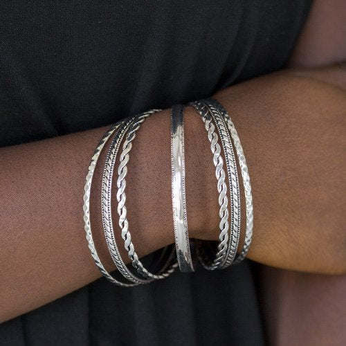 Paparazzi Rattle and Roll - Silver